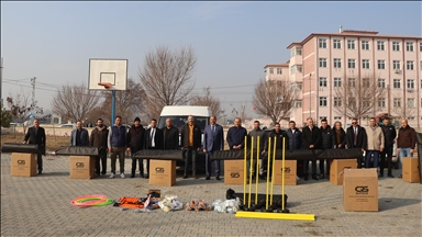 Milli Eğitim Bakanlığından Türkiye'nin en doğusundaki öğrencilere spor malzemesi desteği