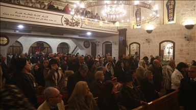 سوريا تحتفل بعيد الميلاد وسط دعوات بأن يعمّ السلام