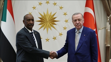 Cumhurbaşkanı Erdoğan, Sudan Egemenlik Konseyi Başkanı Burhan ile bir araya geldi