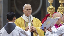 Paus Leo XIV Pimpin Misa Malam Natal Perdana di Vatikan