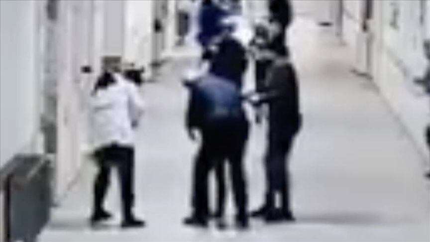 Nefes borusuna plastik cisim kaçan öğrenciyi öğretmeni Heimlich manevrasıyla kurtardı