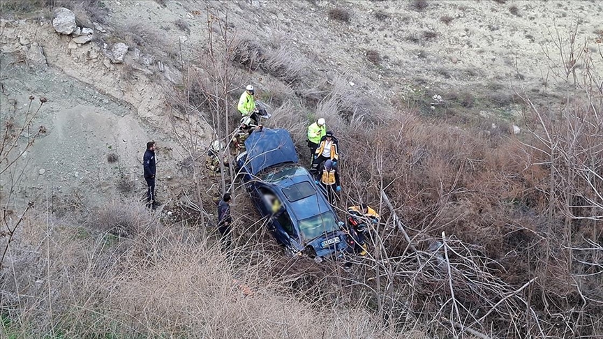 Ankara'da devrilen otomobildeki 3 kişi öldü