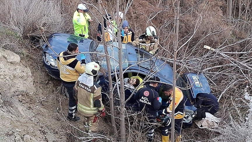 Ankara'da devrilen otomobildeki 3 kişi öldü