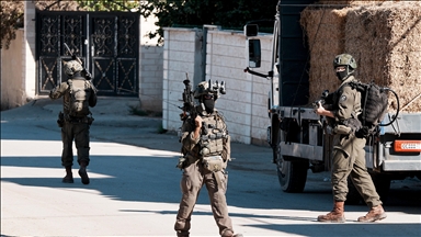 الضفة... الجيش الإسرائيلي يعتقل مسنا وسيدة و4 أطفال