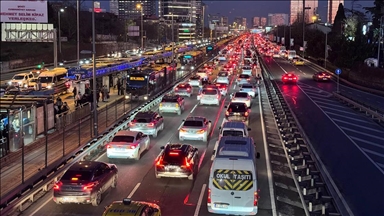 İstanbul'da akşam saatlerinde trafik yoğunluğu yüzde 83'e çıktı