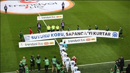 Sakaryaspor, "Suyunu Koru, Sapanca'yı Kurtar" pankartıyla maça çıktı
