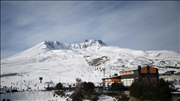 مع اقتراب رأس السنة.. إقبال كبير على مركز "أرجييس" للتزلج وسط تركيا