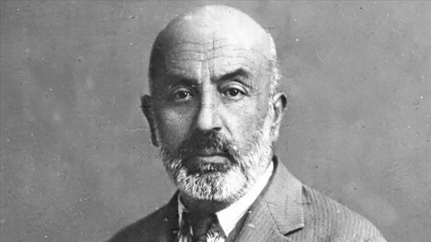 أردوغان يستذكر كاتب النشيد الوطني محمد عاكف أرصوي