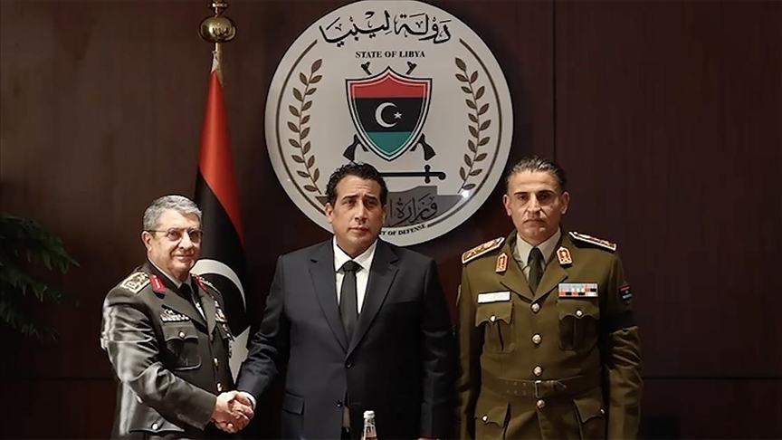 Начальник генштаба ВС Турции Байрактароглу встретился с председателем Президентского совета Ливии аль-Менфи