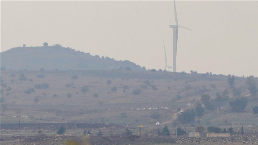 Israeli forces raid Syrian town in Quneitra countryside