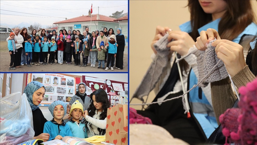 Üniversiteli gönüllü gençler ördükleri atkı ve berelerle köy çocuklarını ısıtıyor