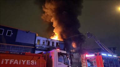 Bursa'da 2 iş yerinde hasara yol açan yangın söndürüldü