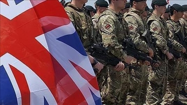 İngiltere, okula ara veren gençler için gönüllü askerlik eğitimi hazırlıyor