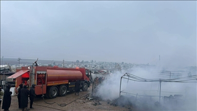 ئاگر لە کەمپێکی زاخۆ کەوتەوە