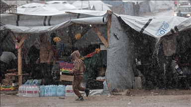 منخفض قطبي مصحوب برياح قوية يضرب غزة ويهدد بمفاقمة معاناة النازحين 