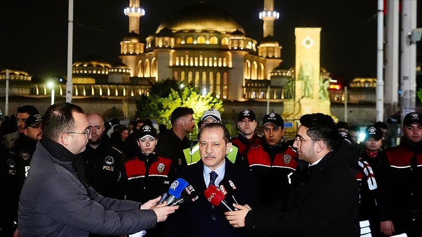 İstanbul İl Emniyet Müdürü Yıldız, yılbaşı için alınan önlemleri yerinde denetledi