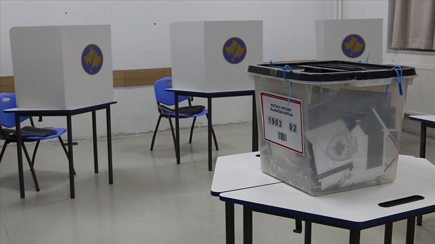 Затворени гласачките кутии на вонредните парламентарни избори во Косово