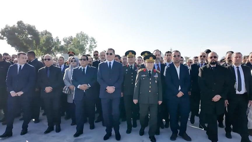 ليبيا.. رئيس الأركان التركي يشارك في مراسم تشييع الوفد العسكري
