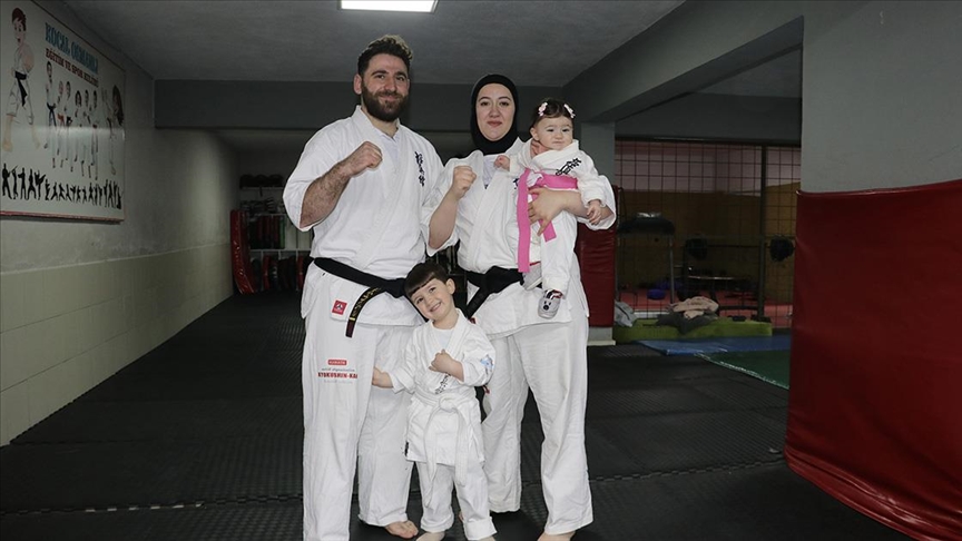 Sporcu ailenin "beşikte başlayan" karate sevgisi