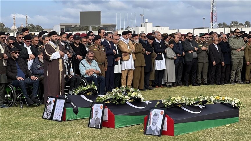 دفن جثامين رئيس أركان الجيش الليبي ومرافقيه بمصراتة