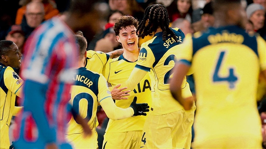 قدم.. توتنهام يستعيد نغمة انتصاراته في الدوري الإنجليزي