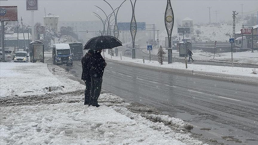 Meteorolojiyê ji bo hin bajarên Başûrê Rojhilatê hişyariya berfê da