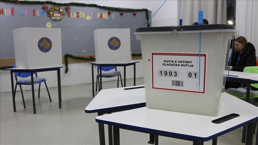 В Косово проходит голосование на досрочных всеобщих выборах