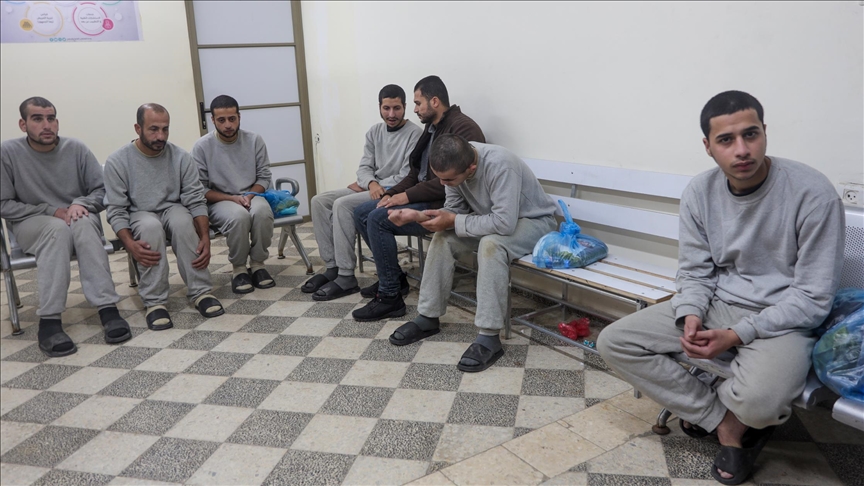 غزة.. إسرائيل تفرج عن 10 أسرى فلسطينيين