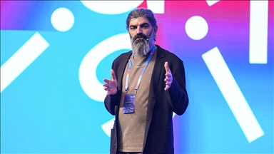 Sanatçı Bager Akbay, "Tasarım İşi" programına konuk oldu