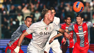 قدم.. "ثنائية" هويلوند تقود نابولي للفوز على كريمونيزي