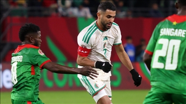 قدم.. منتخب الجزائر يتأهل إلى ثمن نهائي كأس إفريقيا 
