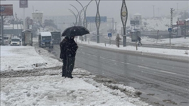 Meteorolojiyê ji bo hin bajarên Başûrê Rojhilatê hişyariya berfê da