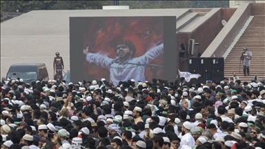 La police bangladaise affirme que les assassins du militant politique Hadi ont fui vers l’Inde