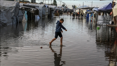 سیل و طوفان در غزه؛ زندگی آوارگان در چادرها فلج شد