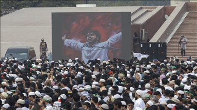 Bangladesh police say killers of political activist Hadi fled to India