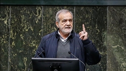 پزشکیان: می‌گویند حقوق را زیاد کنید یکی به من بگوید از کجا پول بیاورم؟