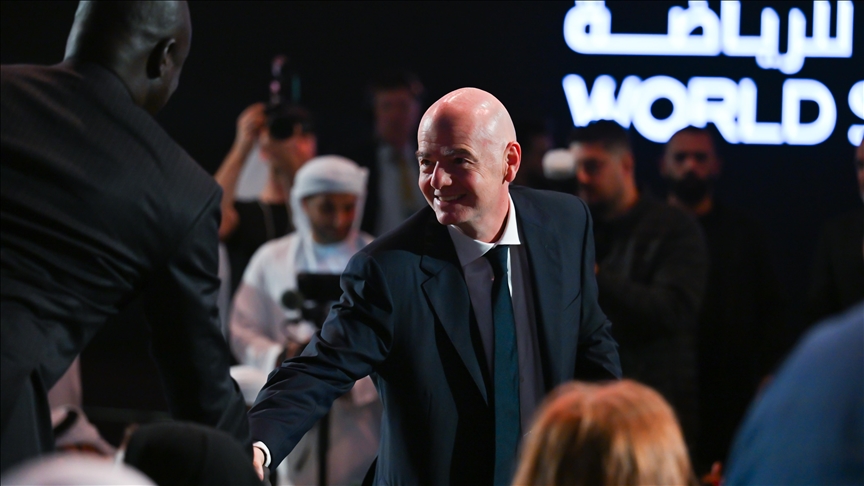 قدم.. إنفانتينو يدافع عن ارتفاع أسعار تذاكر كأس العالم 2026