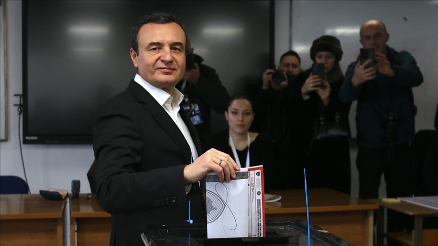 Kosova'daki erken genel seçimde mevcut Başbakan Kurti zaferini ilan etti