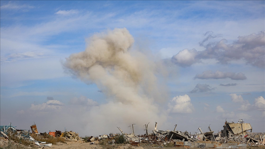 غزة.. الجيش الإسرائيلي يصيب 3 فلسطينيين بقصف مخيم جباليا