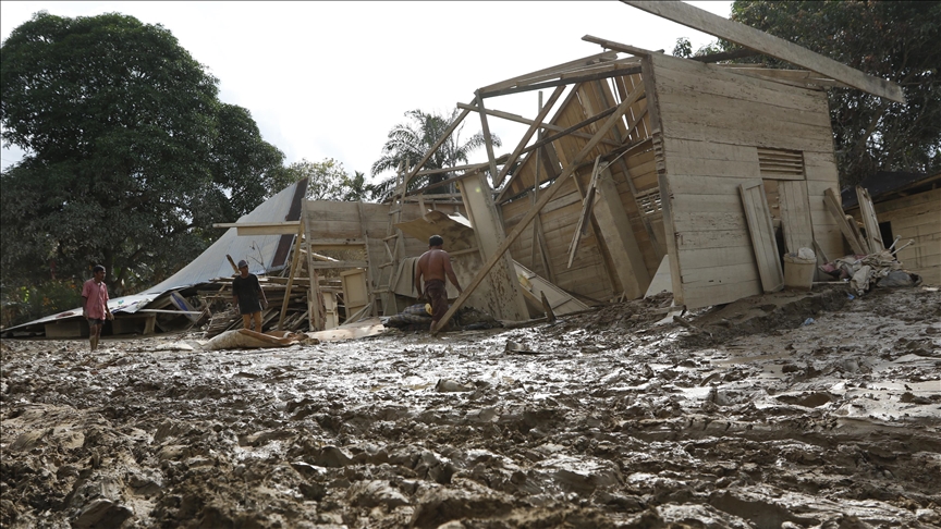  Билансот на загинати во свлечиштата во Индонезија порасна на 1.140