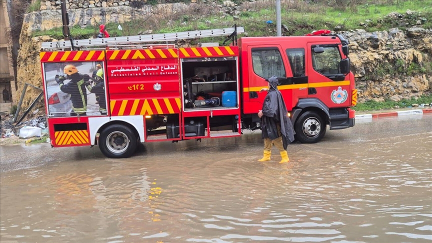 الضفة الغربية.. أمطار غزيرة وسيول وأضرار مادية
