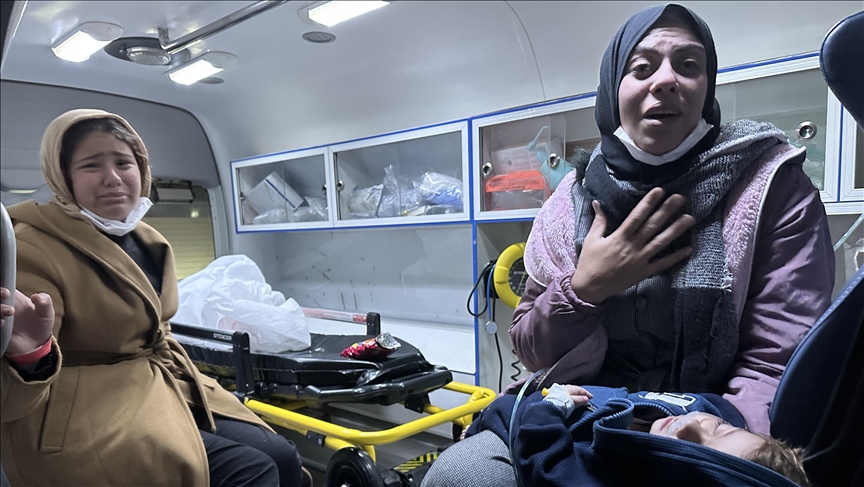 تركيا تضمد جراح "إيمان".. أمٌّ قتلت إسرائيل طفلها واعتقلت زوجها (تقرير)