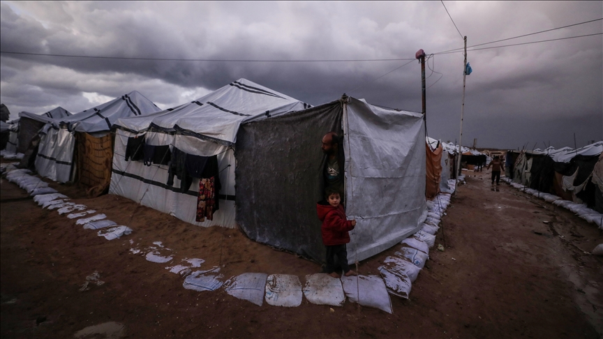 Moti i keq përfshin Gazën  përmbyten mijëra tenda të palestinezëve të zhvendosur