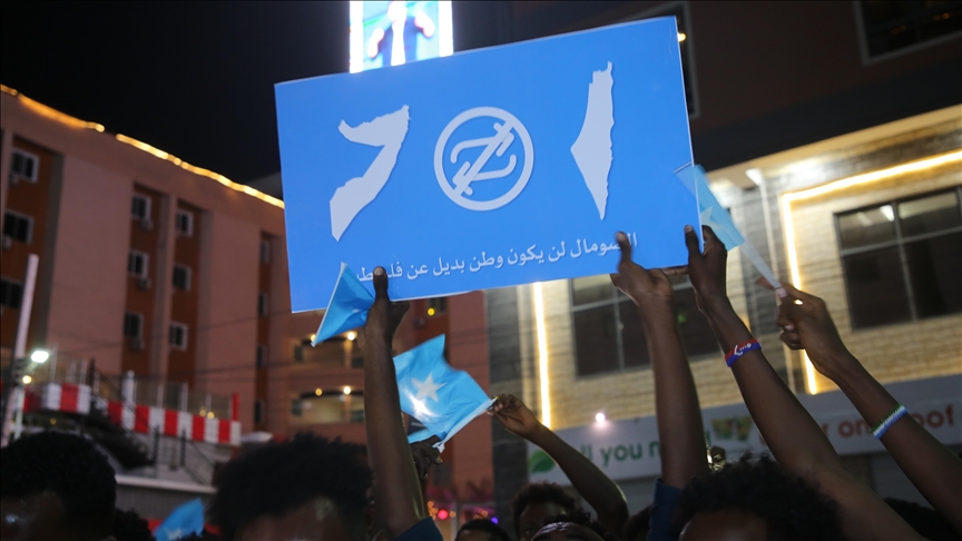 Somalezët protestojnë kundër njohjes së Somalilandit nga Izraeli