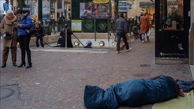 France : un homme retrouvé mort dans la rue à Paris, probablement de froid