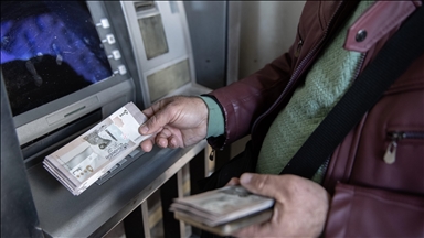 Syria launches new banknotes after redenomination, drops portraits