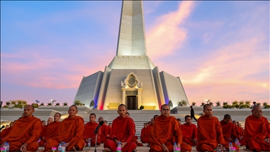 Kamboxhia, budistët përkujtuan viktimat e konfliktit kufitar pas armëpushimit me Tajlandën