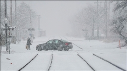 Powerful winter storm hits US Midwest and Great Lakes