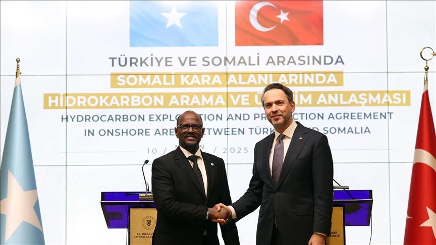 Les ministres de l’Énergie de la Türkiye et de la Somalie discutent des opportunités de coopération