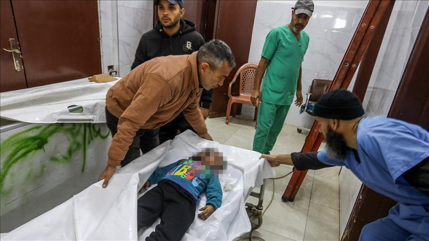 غزة.. مصرع طفلة بانهيار جدار متصدع من قصف إسرائيلي سابق